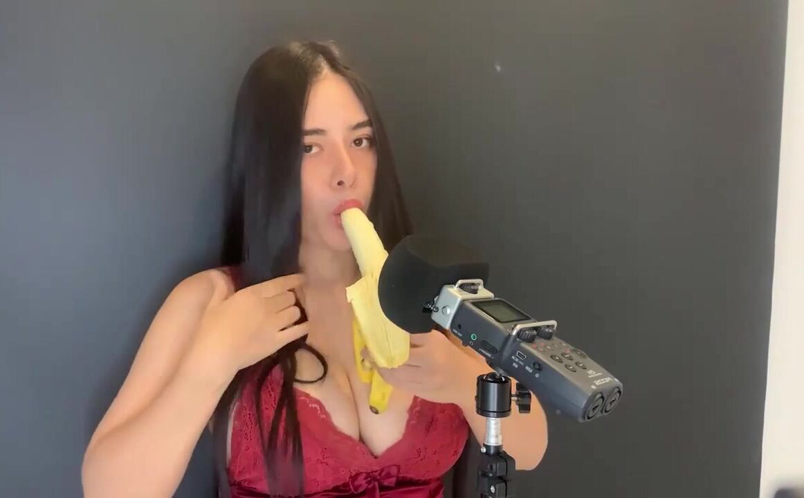 Asmr Wan sexual banana blowjob
