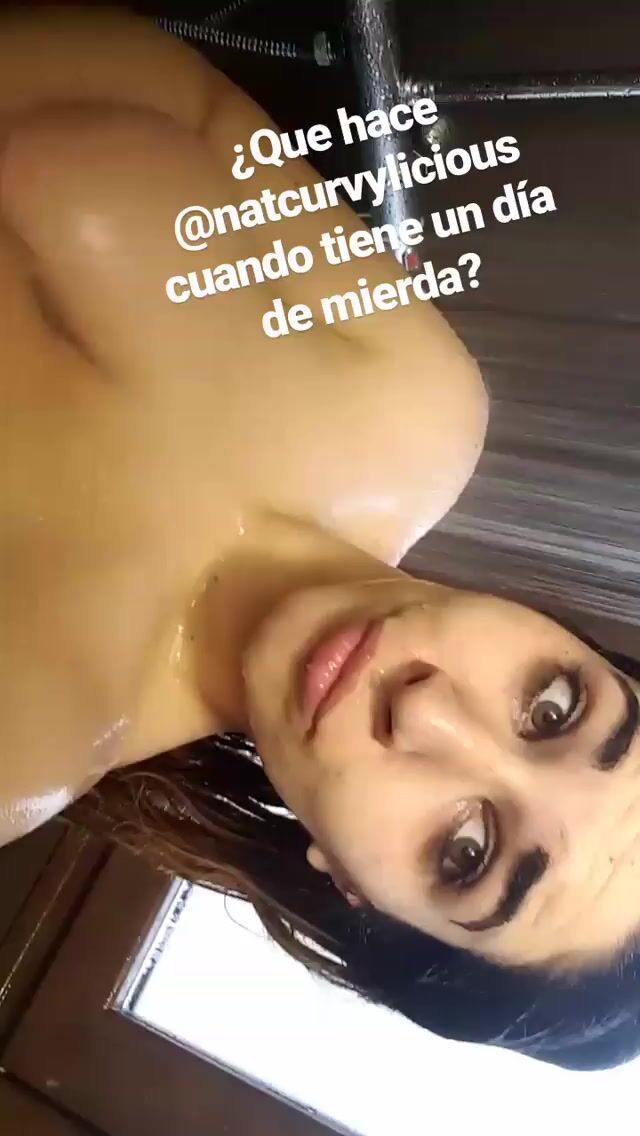 Natalia Lozano shower (2)