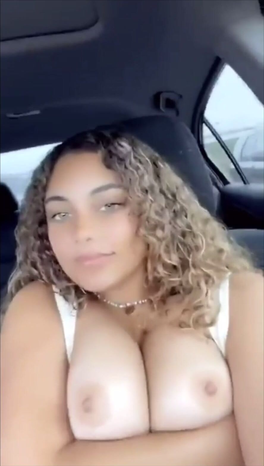 Victorialovexoxo pulls out tits in car