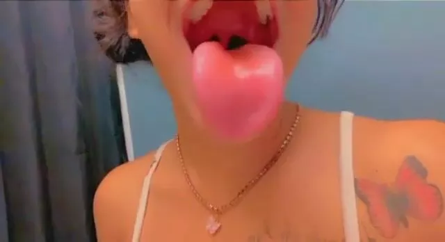 Tongue Black Porn - Black girl show long tongue and drool - Thothub