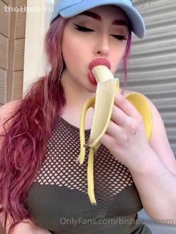 Bishoujomom Suck Banana