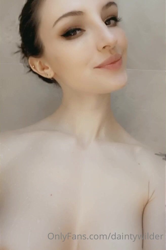 Dainty wilder nude shower pussy tease