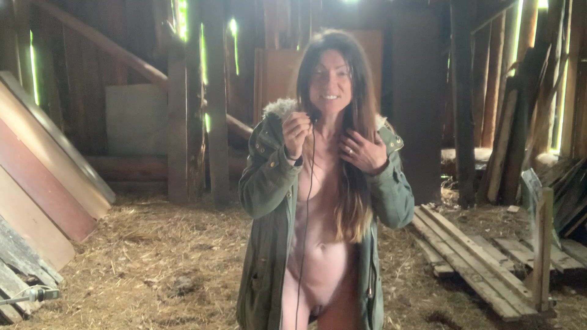 naked traveler - naked on the farm