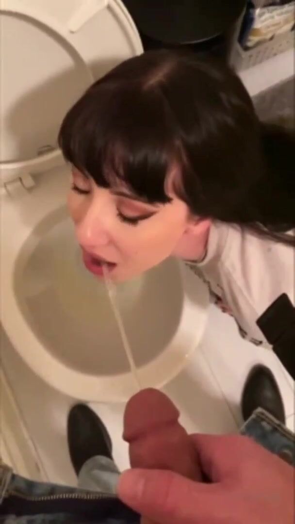 charlotte sartre toilet piss
