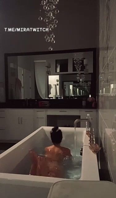 mira-twitch-nude sexy bathtub