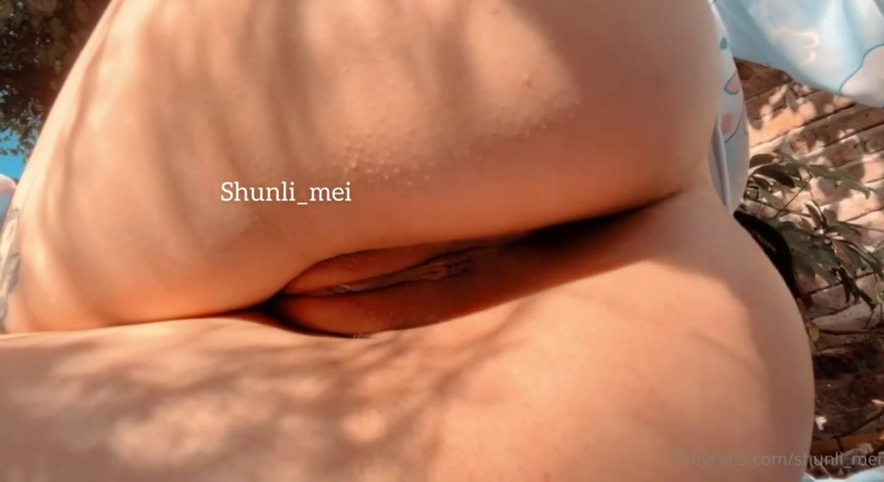 shunli_mei public big tits & pussy flash