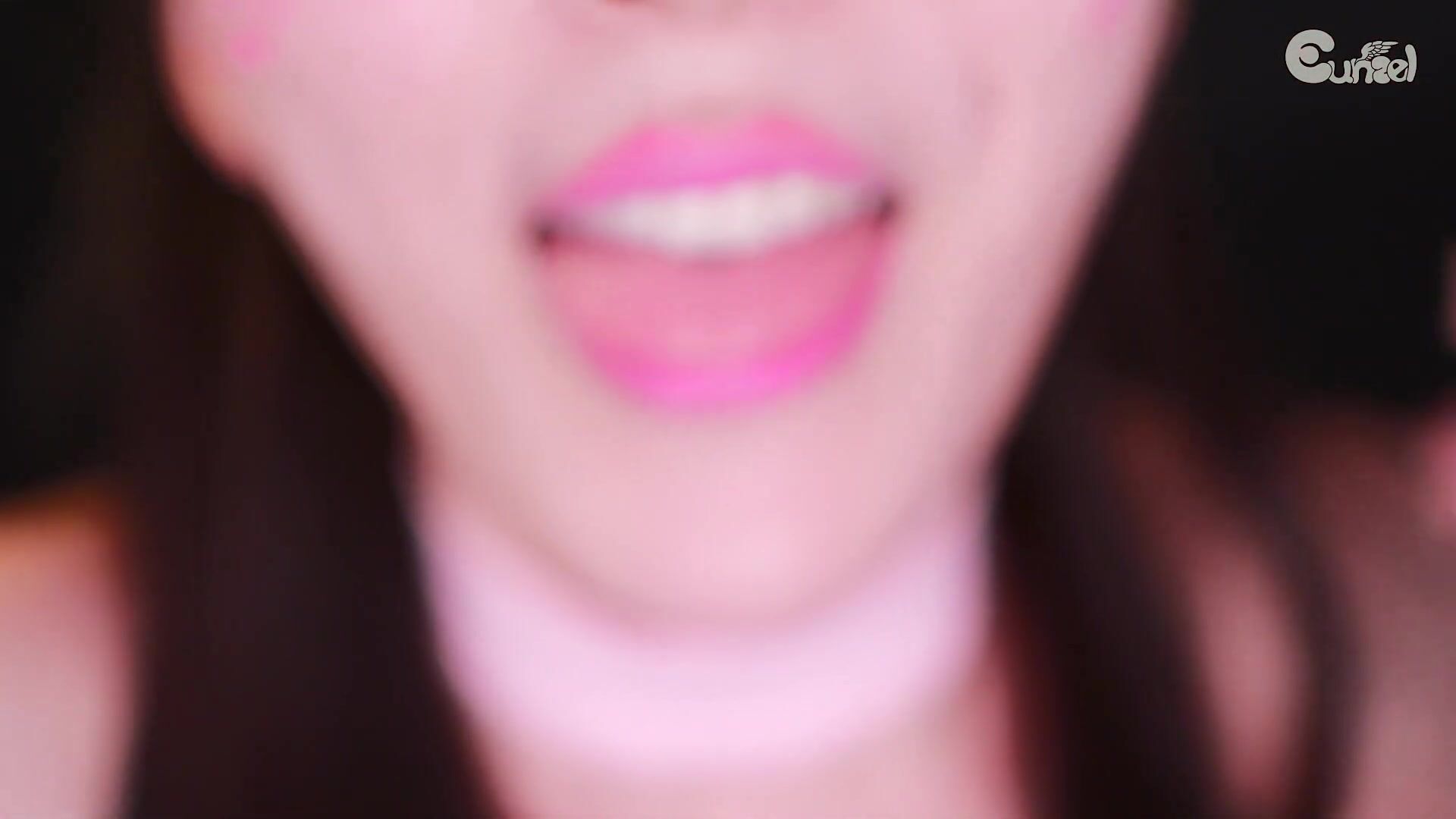 Eunzel pink lens licking