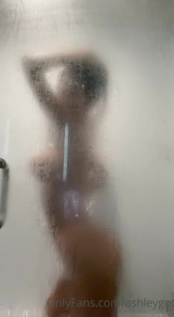 ashleygot nude shower #2