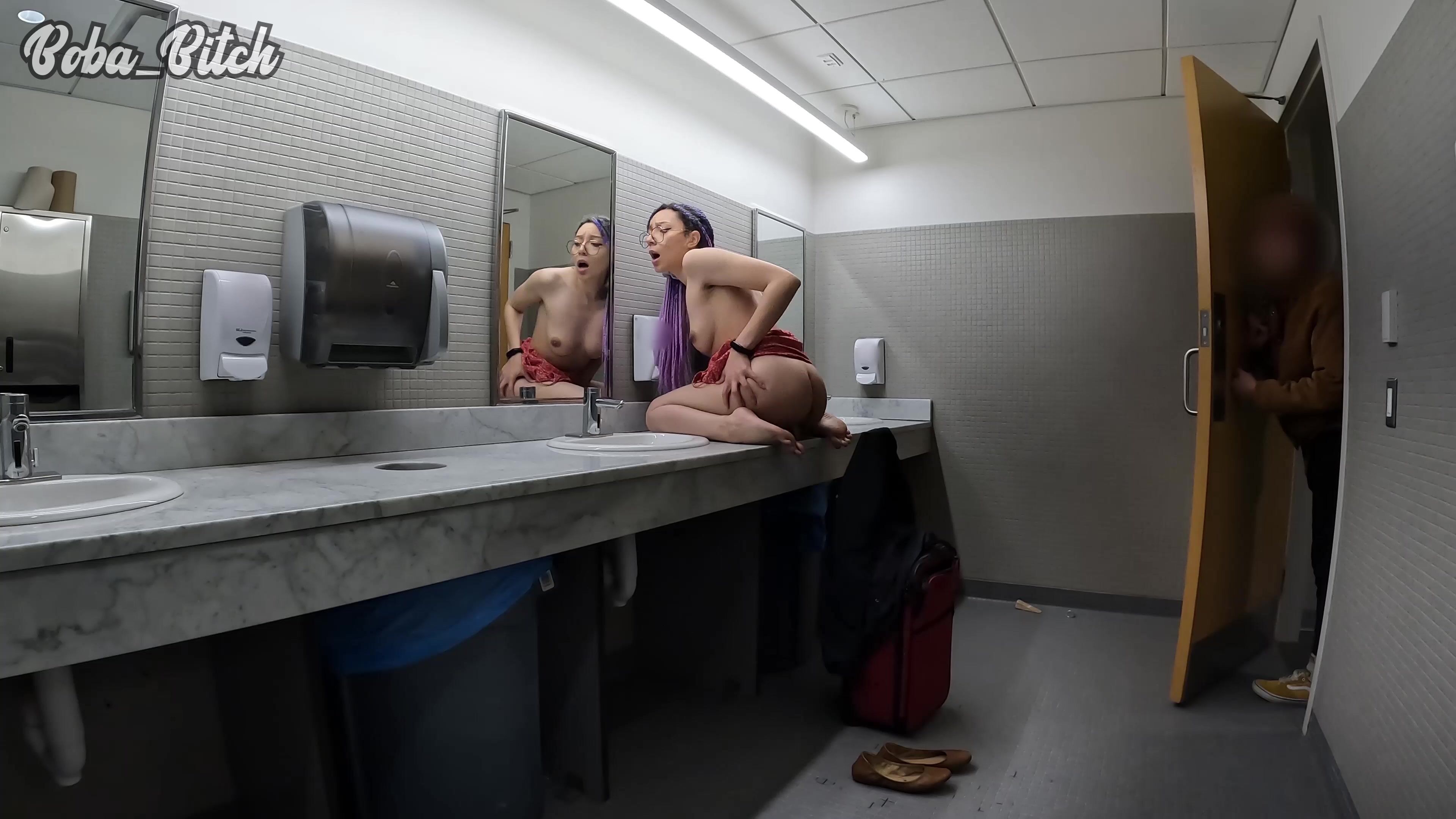 Boba_Bitch CAUGHT Masturbating in Airport Bathroom