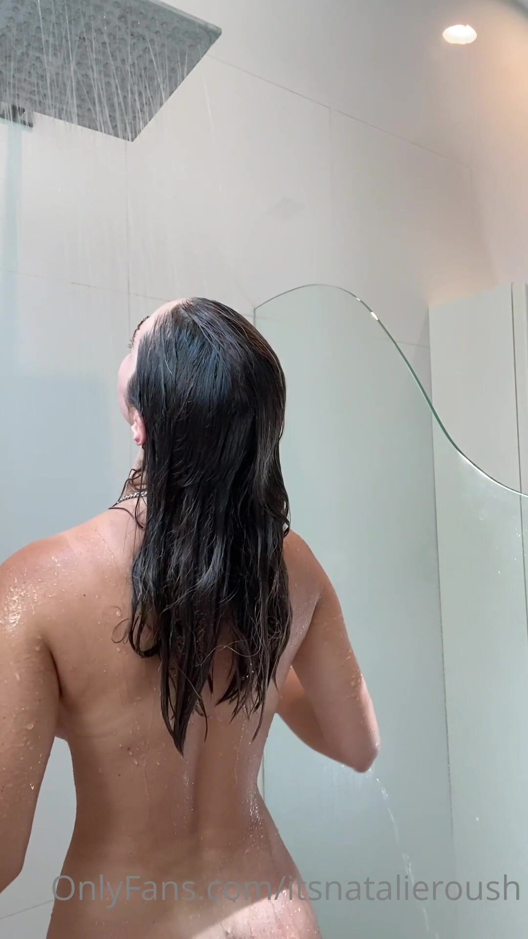 Natalie Roush-Good Morning boobies Shower ppv