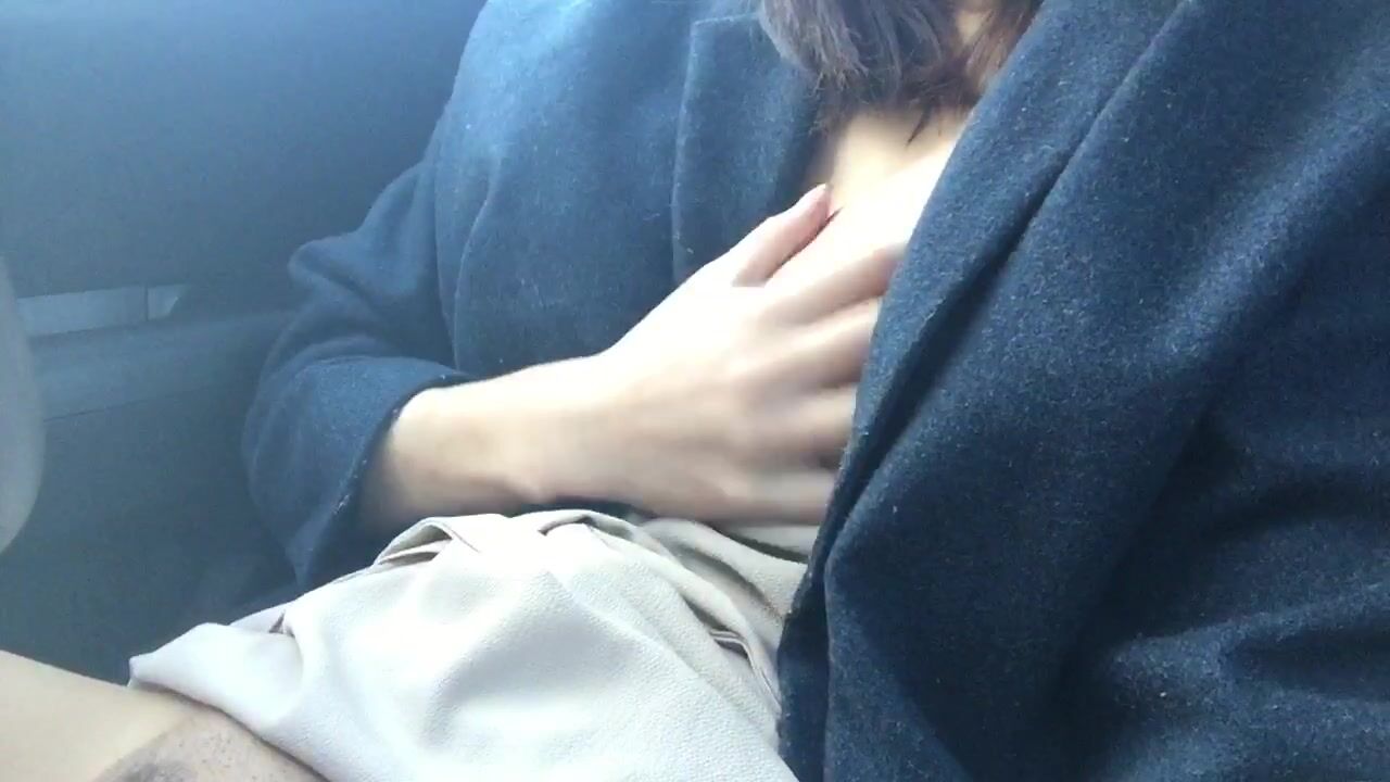 MissReinaT - PUBLIC Fingering myself in my car