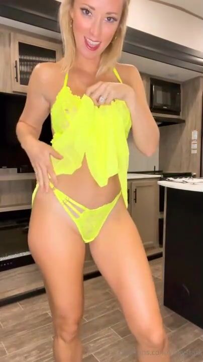 Vicky Stark Nude Butt Plug Skirt Try On Onlyfans Video Leaked