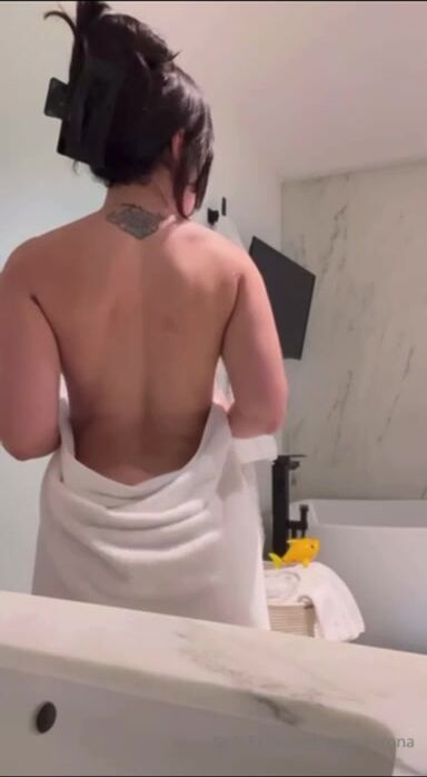 Angie Varona ass flash in towel